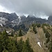 Erster Blick auf Krähe, Gabelschrofen, Gumpenkarspitze und Geiselstein
