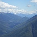 La valle Vigezzo, sullo sfondo le montagne ticinesi...