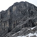 der Nordabsturz der Bernadeinwand, links der Gipfelfalllinie verläuft der extreme Klettersteig, kaum vorstellbar