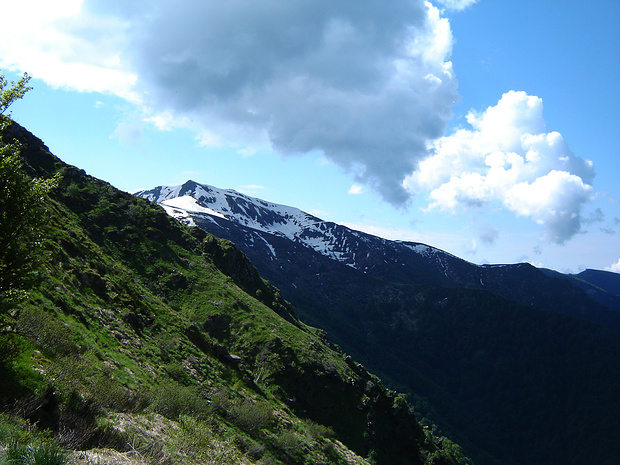 Blick zum Monte Gradiccioli - mit noch reichlich Schnee