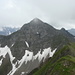 Vom Gipfel des Laritschchopfs aus präsentiert sich der Hangsackgrat als ebenmässige Pyramide