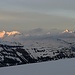 Erste Sonnenstrahlen an den Oberwalliser Gipfeln