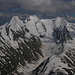 Blick vom Zirmeggenkogel zu majestätischen (Skihochtouren-)Bergen.