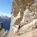 Un grimpeur dans les surplombs de  <a href="http://www.hikr.org/tour/post14638.html">Sibiriade</a>, ça passe a peu près droit au dessus.