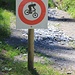 Auf dem Trutg il Flem gilt ein Mountainbike-Verbot und das ist auch gut so (schwierige Stellen, keine Kreuzungsmöglichkeiten).