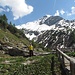 All'Alpe di Giümela, sotto lo sguardo del Motton e del Piz da Termin