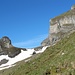 Während des Anstiegs nach Matschuns schaut man hinüber zum kecken Girenspitz - ich werde später beim Abstieg hinüberwandern, aber der Aufstieg wird mir wegen des nassen Untergrundes nicht gelingen.