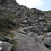 Dans la descente sur Oberalp, il y a des passages rocheux