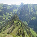 Blick zurück - vorne der Haaggen, hinten das Stockhorn