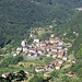 Blick zurück. Den PP sieht man am Ortsrand. Die Dörfer im Hinterland vom Trentino blieben bisher meist von Bausünden verschont