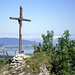Gipfelkreuz Chli Aubrig mit dem Sihlsee