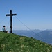 Gipfel und Blick nach Norden Richtung Großes Walsertal; rechts der Hohe Frassen über Bludenz