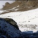 Blick die Runse hinunter auf den nördlichen Teil des Silvrettagletschers, den wir oberhalb der langgezogenen Spalten überquert haben.