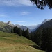 Blick zum Chlöntel hinauf. Links sehr schön zu sehen der Ochsenchopf.