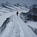 Bergsteiger über dem Eismeer