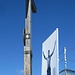 Nebelhorn Gipfel mit Kunstwerk