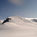 Einsamer Skitourengänger auf dem Weg zum Breithorn