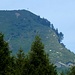 Lo sguardo corre alla seconda tappa ... mancata:
Cima d' Aspra e rifugio Alpe d'Aspra