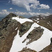 Crni kamen - Ausblick von einer südlichen Felskuppe zum nördlichen "Gipfel" und weiteren Šar Planina-Bergen.