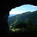 Durchblick aus einem "Seitenfenster" währen dem Tunneldurchmarsch in den Krüzplatten auf die Ijes Alp