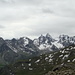 Auf dem Heimbüheljoch eröffnet sich erstmals der Blick auf den Silvretta-Hauptkamm mit Gross Litzner - Gross Seehorn und dem wilden, zerissenen Valgragges-Kamm (links der Bildmitte). Zwischen Gross und Chli Seehorn das Plattenjoch mit der Westl. Plattenspitze (2883 m) rechts davon