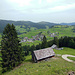 Rückblick im Aufstieg. Hier beginnt der eigentliche Bergwanderweg.