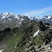 Der weitere Gratverlauf zur Rotbühelspitze, bis zu den wilden Türmen am Paschianikopf unschwierig zu begehen