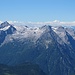 ..... und die Leoganger Steinberge. Die Berge des Alpenhauptkammes sind von Wölkchen verhüllt.