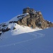 Nach drei Tagen in Eis und Schnee erreichen wir beim der Station Jungfraujoch wieder die Zivilisation. Weit oben thront die Sphinx (3572m) die wir anschliessend mit dem Lift besuchten.