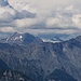 Aussicht vom Le Catogne (2597,9m) im Zoom auf den höchsten Waadtländer Sommet des Diablerets (3209,7m).
