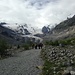 Der breite Touristenweg bis an die Gletscherzunge des Morteratsch-Gletschers