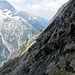 Am Ende des Couloirs in das westseitig abgeseilt und abgeklettert wird.<br />Hier nach rechts über das Band in kleine Scharte.