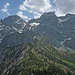 Über Wechselkopf und Steinkarspitze schaut man zu Östlicher Karwendelspitze, Vogelkarspitze und Hinterer Schlichtenkarspitze.
