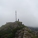 Gipfelkreuz der Aiplspitz mit schlaffen(?) Halteseilen