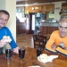 Robert e Claudio con l'immancabile bicchiere di spuma e panino con la pancetta!