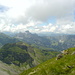 Das letzte Foto, welches das Prädikat "mit Aussicht" verdient hat. Der Rest der Wanderung verläuft meist im Nebel. Blick vom Cheibehore über die Chirgelischibe hinweg zur Spillgerte, rechts Seehore, links Rauflihore.
