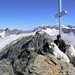 Auf dem Gipfel, Panorama - sowie eines von insgesamt drei (3) Hikr-Fotos, auf denen ich selber zu sehen bin (nämlich das erste, das einzige und das letzte).