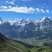 vor Schreckhorn, Mönch & Co. ergibt sich ein beachtlicher Tiefblick nach Grindelwald