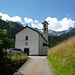 Kirche von Dalpe - dahinter das Val Piumogna