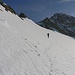 Alex steigt unterhalb P.3710m über den Glacier de la Ruinette der La Ruinette (3875,0m) entgegen.