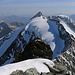 La Ruinette (3875,0m):<br /><br />Aussicht vom Gipfel auf den benachbarten Mont Blanc de Cheilon (3870m).