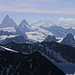 La Ruinette (3875,0m):<br /><br />Aussicht im Zoom vom Gipfel auf Matterhorn / Monte Cervino (4477,5m) und Dent d'Héréns (4171m). Am Horizont ist der Monte Rosa mit der Dufourspitze (4633,9m) als höchster Berg der Schweiz.<br /><br />Im Vordergrund ist der Gipfel La Serpentine (3713m).