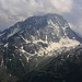 Foto vom ersten Besteigungsversuch am 27./28.7.2013: 

Aussicht beim P.3026m auf der Arêtes de Lire Rose zum Mont Gelé (Mitte; 3518,2m) den ich auch einmal besuchen möchte.