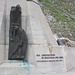 Foto vom ersten Besteigungsversuch am 27./28.7.2013: <br /><br />Denkmal an die Arbeiter der Barrage de Mauvoisin (1976m).
