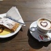 Mit Liebe gemacht: Kaffee und Kuchen auf der Regensburger Hütte