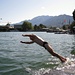 Simon beim Sprung in den ar***kalten Lago Maggiore