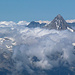 Das Bietschhorn (3934 m) guckt aus den Wolken