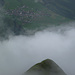 Piz Canaletta, Nebel und das Dorf Lumbrein