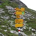 <b>A circa 2085 m di quota arrivo al segnavia che indica la deviazione per l’Alp Vigon (la via di salita al Piz de Mucia). Proseguo lungo il Sentiero Alpino Calanca (ASAC) numero 712, che sale in direzione della Val Calanca. </b>
