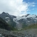 Im Aufstieg durchs Obertal bessert sich das Wetter zusehens. Blick hinüber zur Tierberglihütte mit Chlysusten- Sustenhorn, Gwächtehorn, Mittlere Tierberg (v. links)